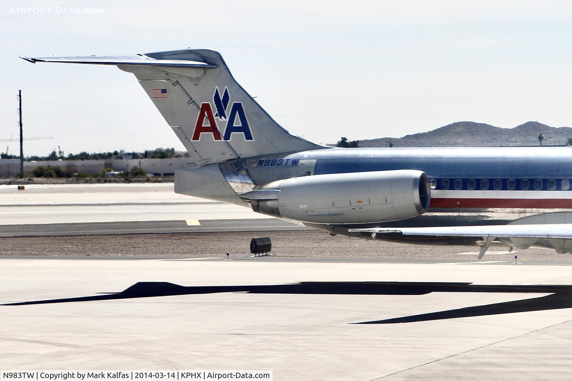 N983TW, 1999 McDonnell Douglas MD-83 (DC-9-83) C/N 53633, MD-83 American Airlines Mcdonnell Douglas MD-83, N983TW at PHX