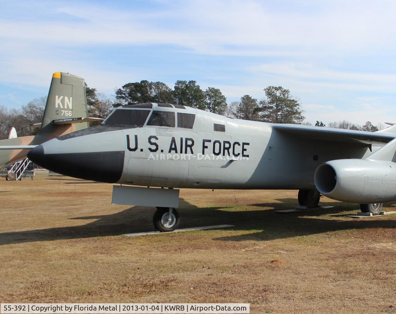 55-392, 1955 Douglas WB-66 Destroyer C/N 45-024, B-66 zx