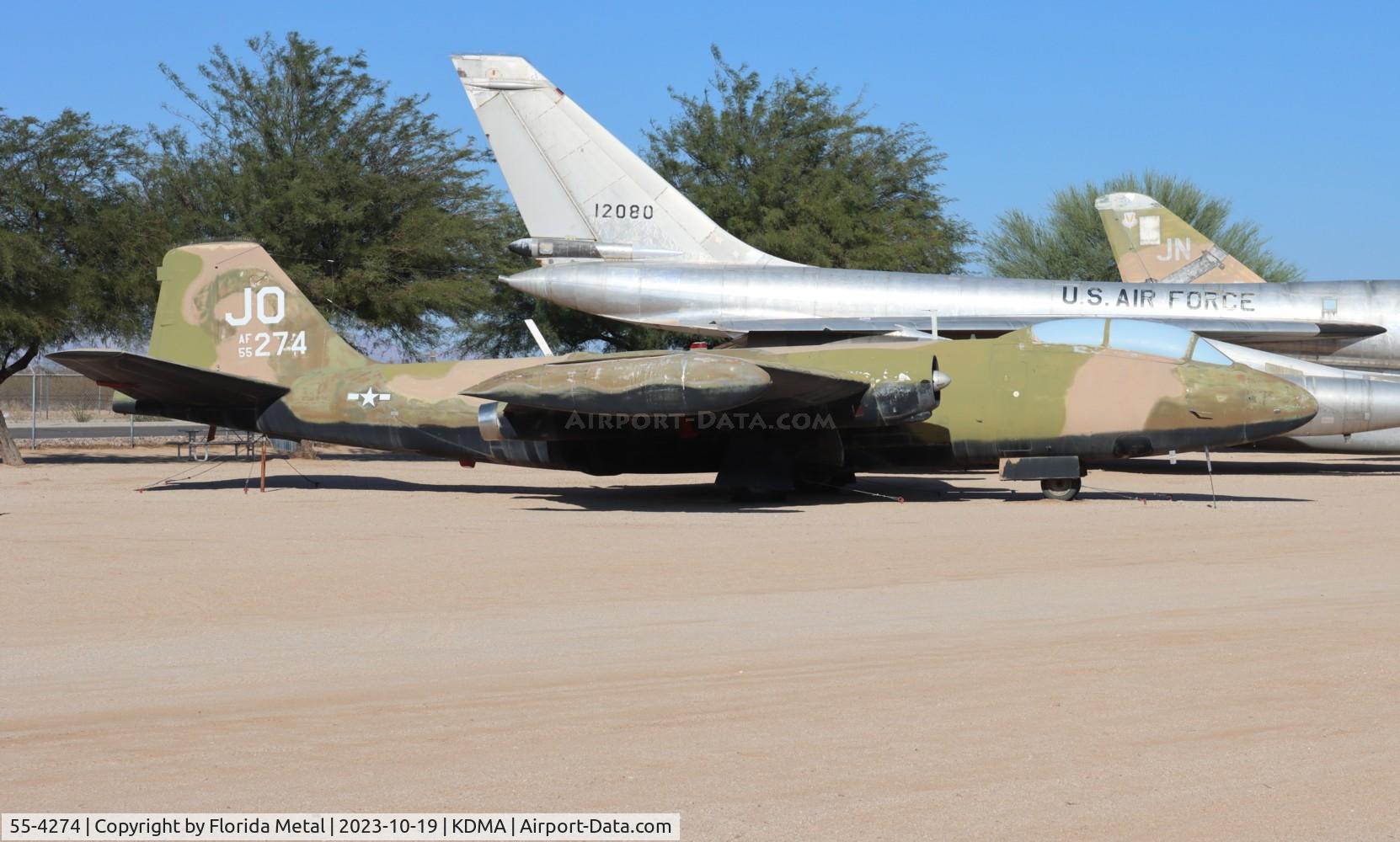 55-4274, Martin B-57E Canberra C/N 376, B-57 zx