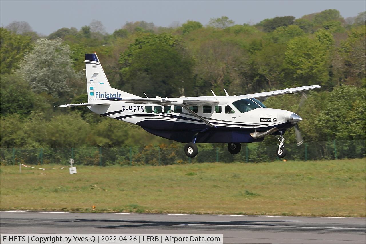 F-HFTS, 2016 Cessna 208B Grand Caravan C/N 208B5265, Textron Aviation Inc. Grand Caravan 208B, On final rwy 07R, Brest-Bretagne airport (LFRB-BES)