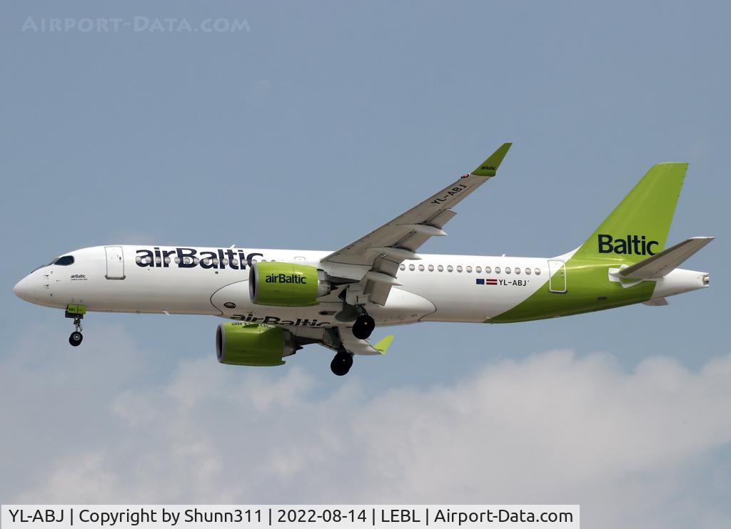 YL-ABJ, 2022 Airbus A220-300 C/N 55165, Landing rwy 24R