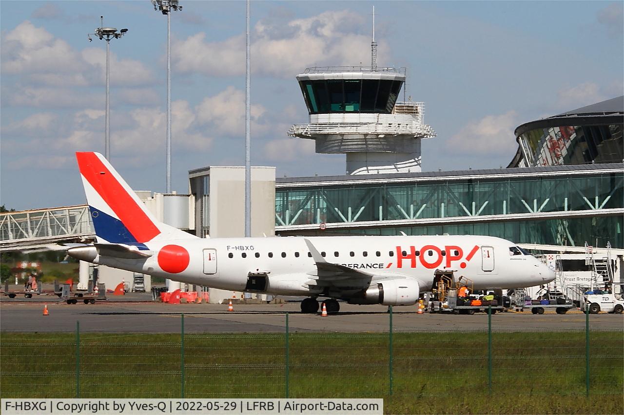F-HBXG, 2009 Embraer 170ST (ERJ-170-100ST) C/N 17000301, Embraer 170ST, Boarding area, Brest-Bretagne airport (LFRB-BES)