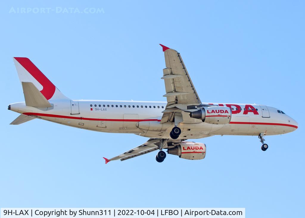 9H-LAX, 2007 Airbus A320-214 C/N 3272, Landing rwy 32L