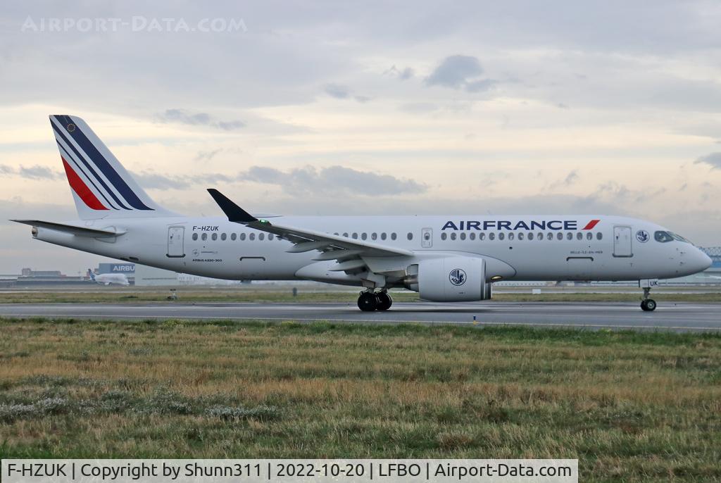 F-HZUK, 2022 Airbus A220-300 C/N 55173, Lining up rwy 14L for departure... Named 'Belle-Ile-en-Mer'