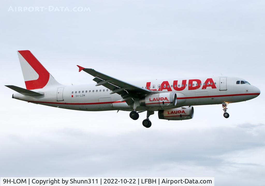 9H-LOM, 2006 Airbus A320-232 C/N 2984, Landing rwy 09