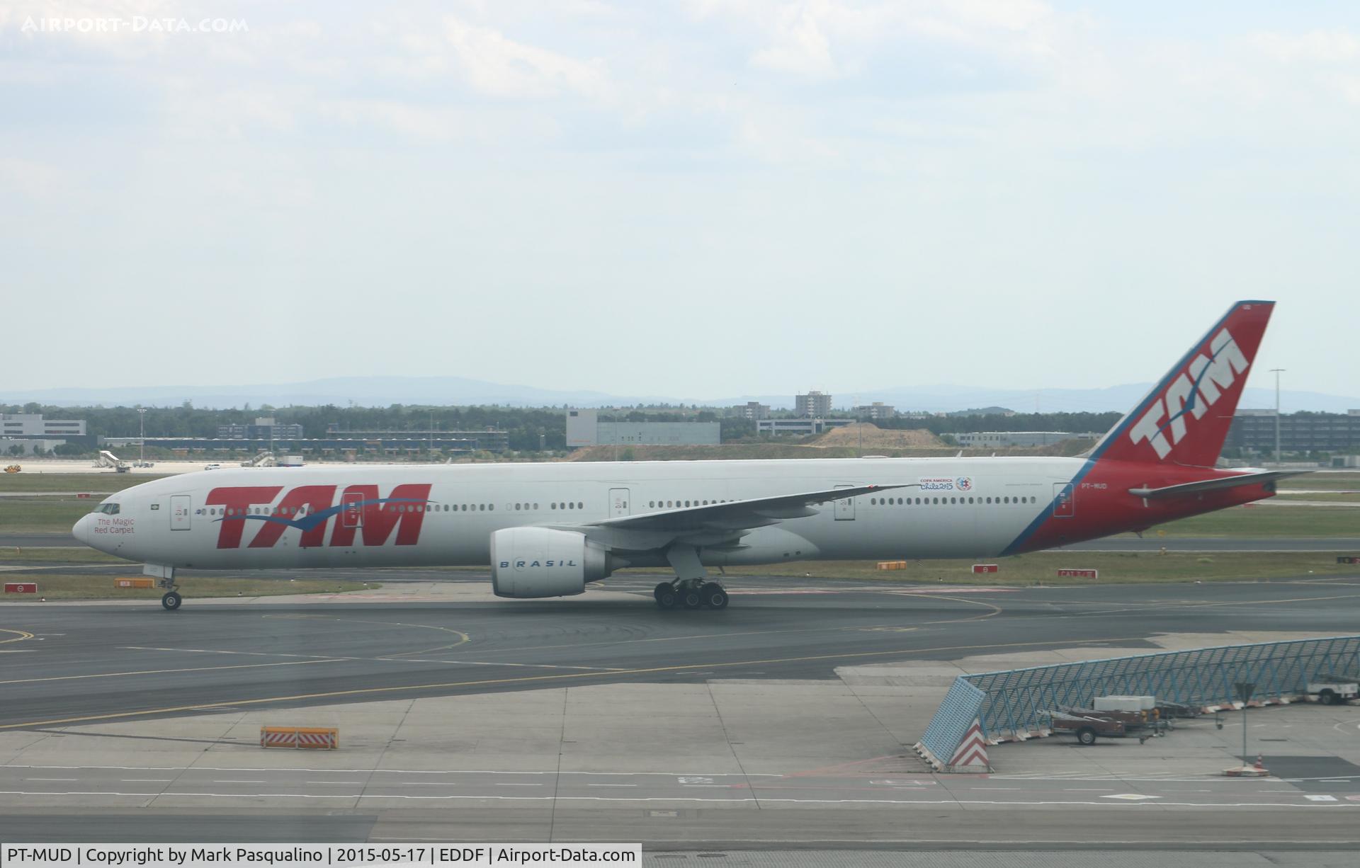 PT-MUD, 2008 Boeing 777-32W/ER C/N 37667, Boeing 777-32W/ER