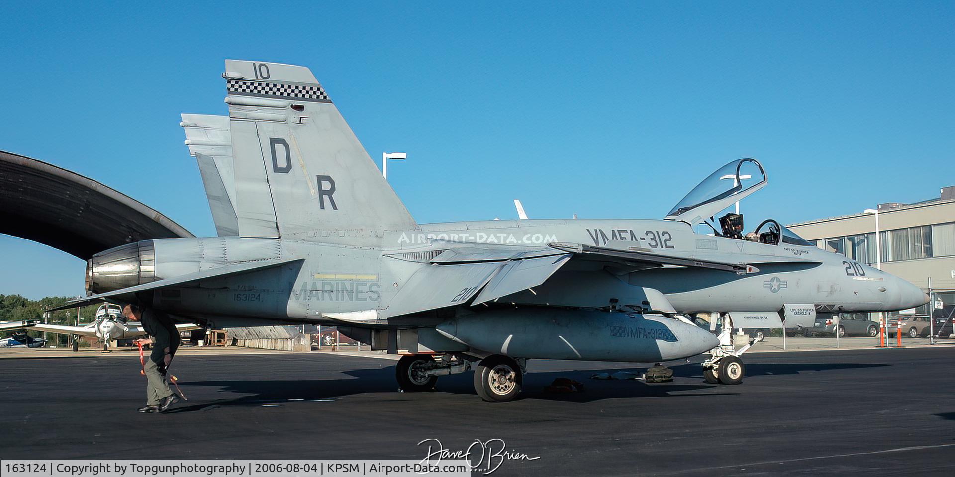163124, 1987 McDonnell Douglas F/A-18A Hornet C/N 0528/A437, Pulling the pins to head back to MCAS Beaufort