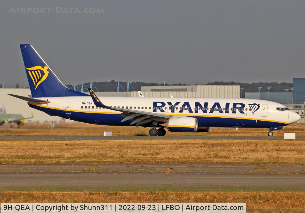 EI-HAT, 2018 Boeing 737-8-200 MAX C/N 65076, Taxiing to the airport...
