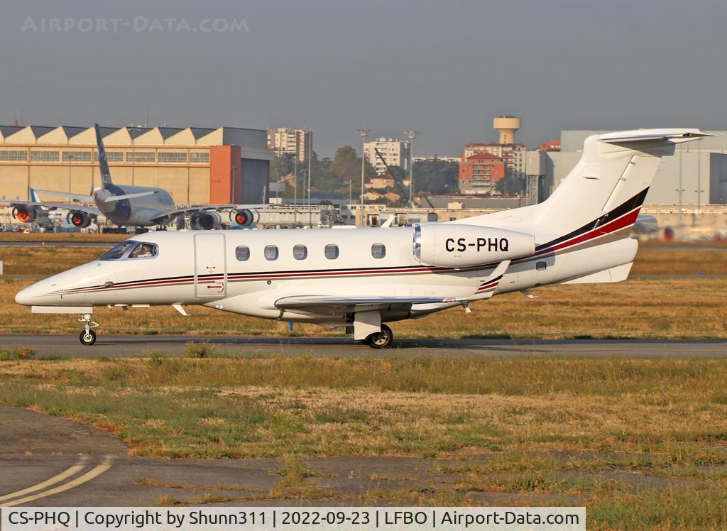 CS-PHQ, 2020 Embraer EMB-505 Phenom 300 C/N 50500570, Taxiing for departure...