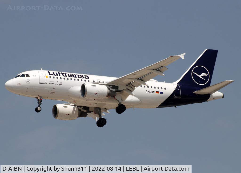 D-AIBN, 2005 Airbus A319-112 C/N 2416, Lading rwy 24R