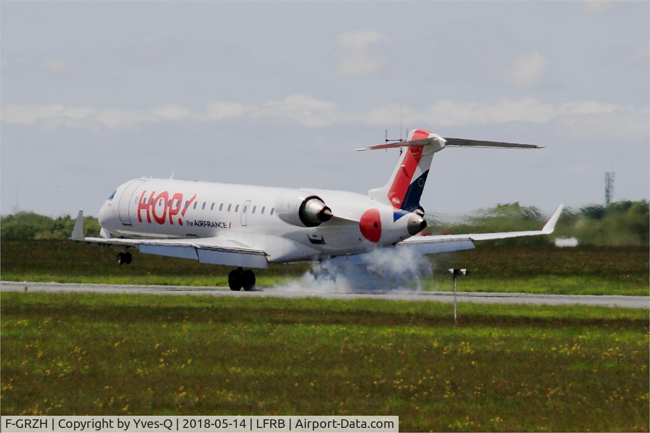 F-GRZH, 2003 Bombardier CRJ-702 (CL-600-2C10) Regional Jet C/N 10089, Bombardier CRJ-702, Landing rwy 25L, Brest-Bretagne airport (LFRB-BES)