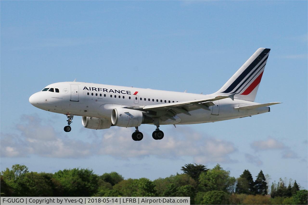 F-GUGO, 2006 Airbus A318-111 C/N 2951, Airbus A318-111, On final rwy 25L, Brest-Bretagne airport (LFRB-BES)
