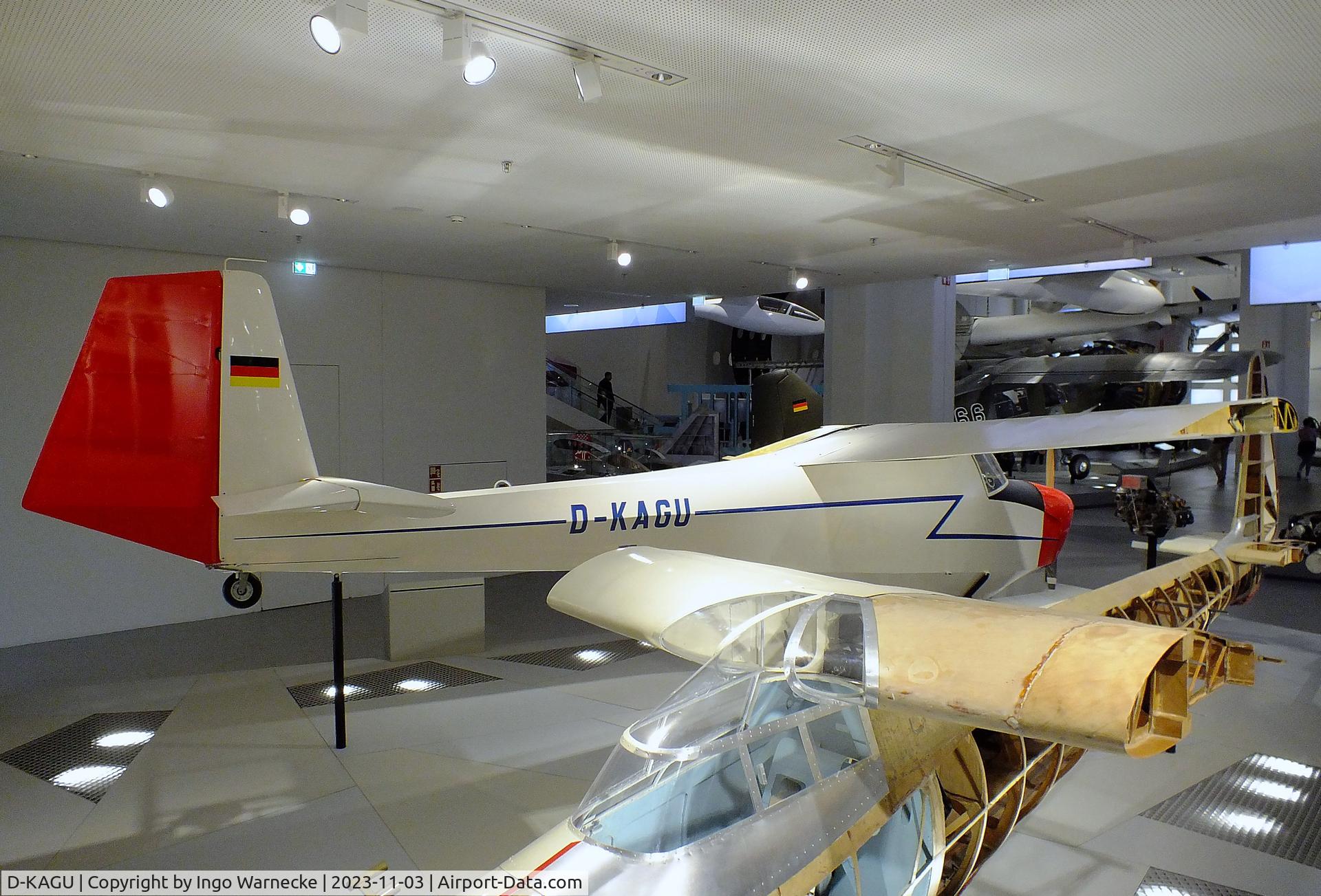 D-KAGU, Scheibe SF-25A C/N 4511, Scheibe SF-25A Motor-Falke (port side without skin, no complete wings) at Deutsches Museum, München (Munich)