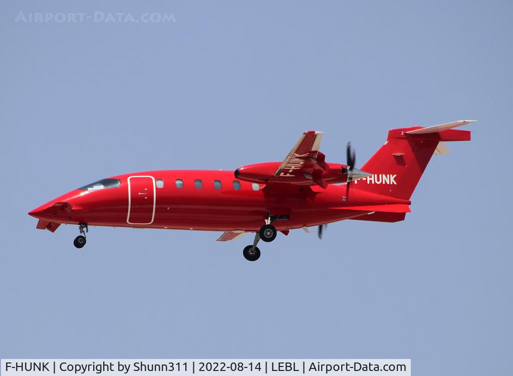 F-HUNK, 2008 Piaggio P-180 Avanti II C/N 1178, Landing rwy 24R