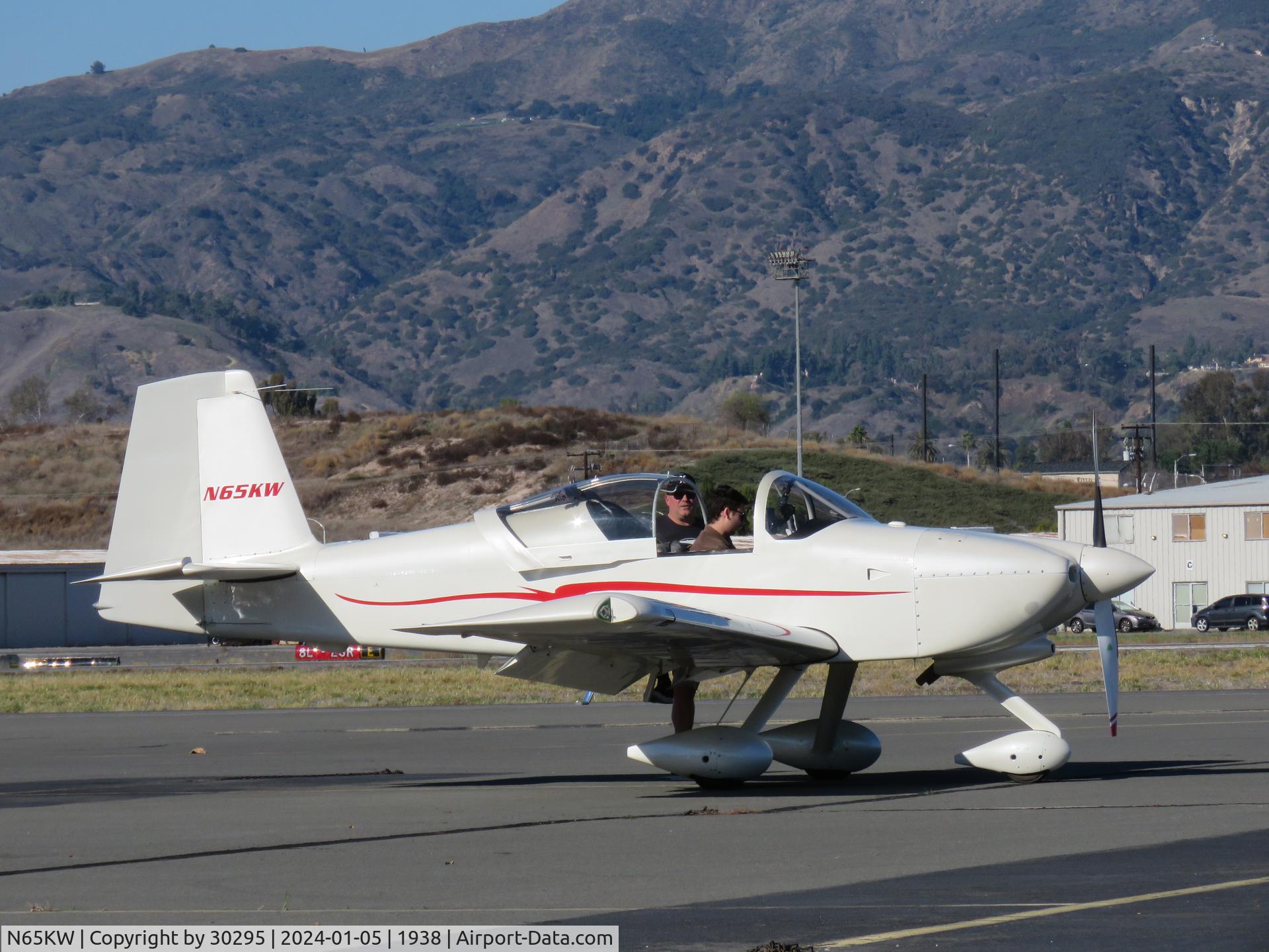 N65KW, 2006 Van's RV-9A C/N 90807, Taxiing