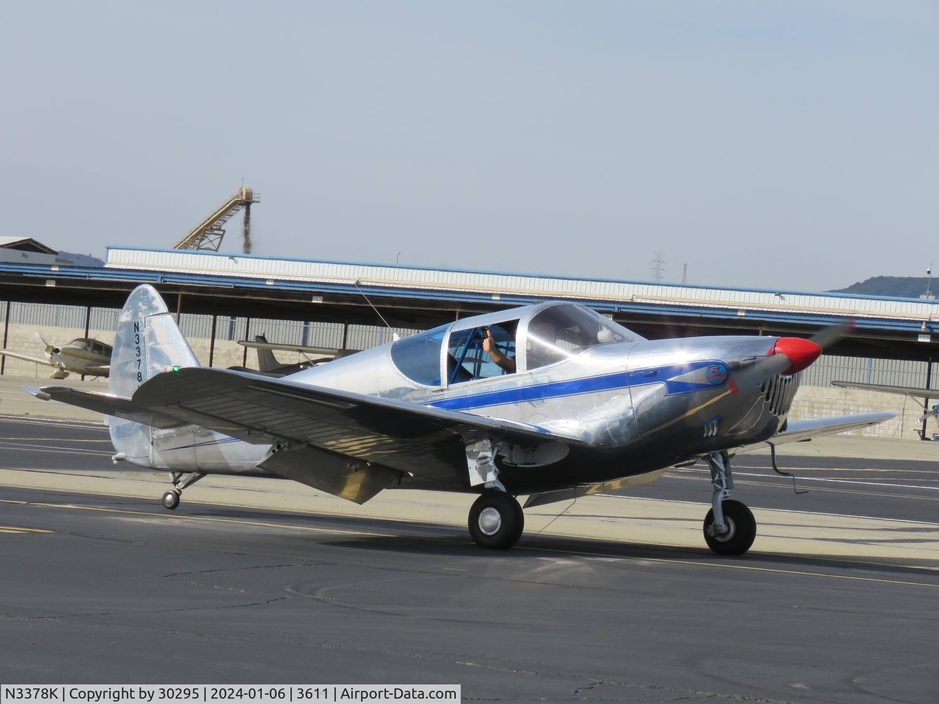 N3378K, 1946 Globe GC-1B Swift C/N 1371, Pilot gives thumb up
