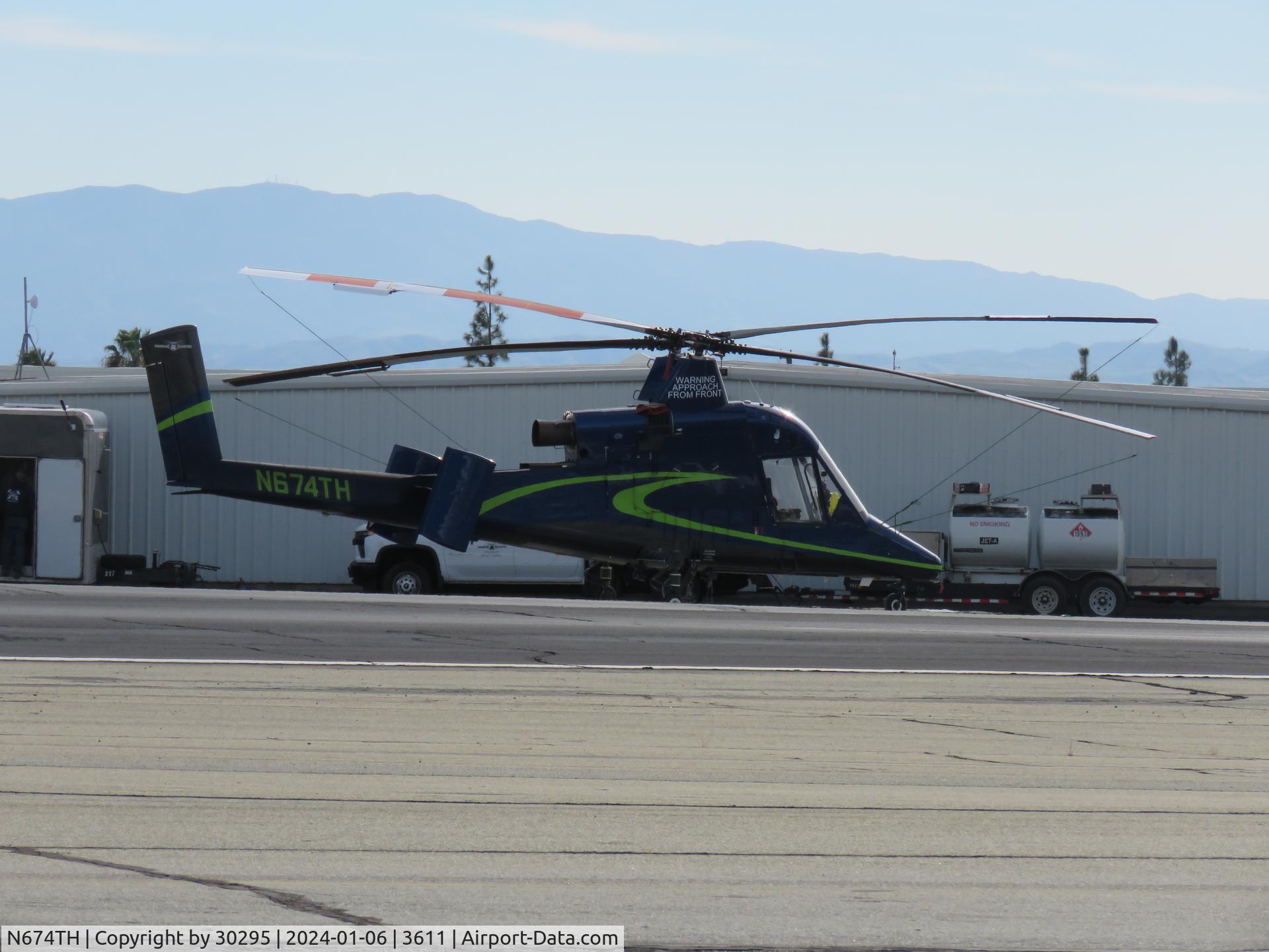 N674TH, 2004 Kaman K-1200 K-Max C/N A94-0035, Parked