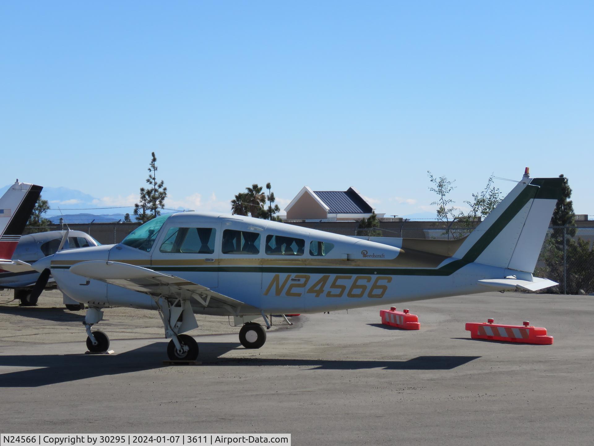 N24566, 1972 Beech A24-R Sierra C/N MC-120, Parked