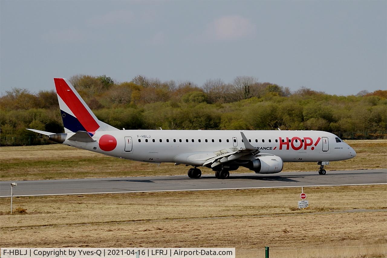 F-HBLJ, 2009 Embraer 190AR (ERJ-190-100IGW) C/N 19000311, Embraer 190AR, Take off run rwy 07R, Brest-Bretagne airport (LFRB-BES)