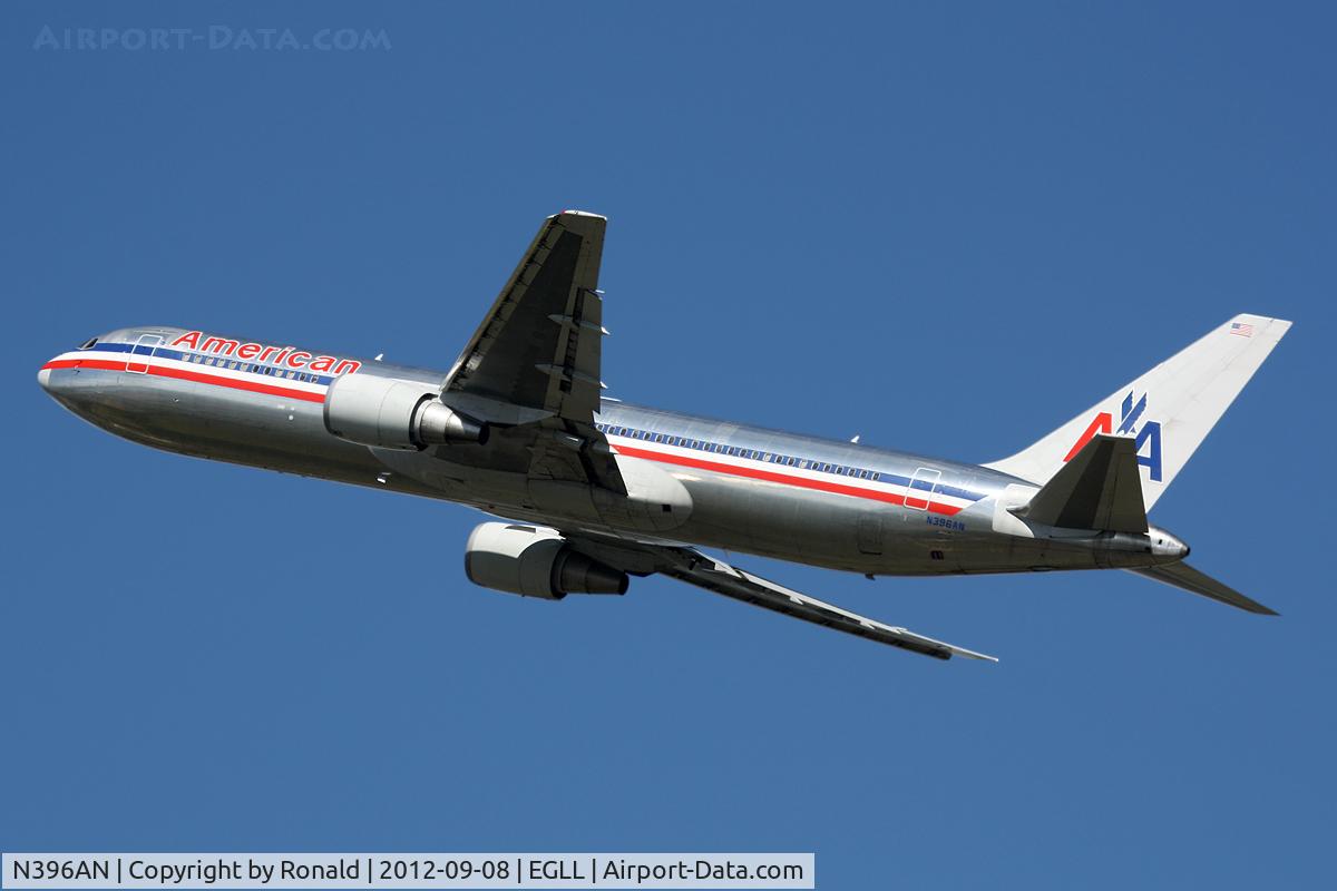 N396AN, 1999 Boeing 767-323/ER C/N 29603, at lhr
