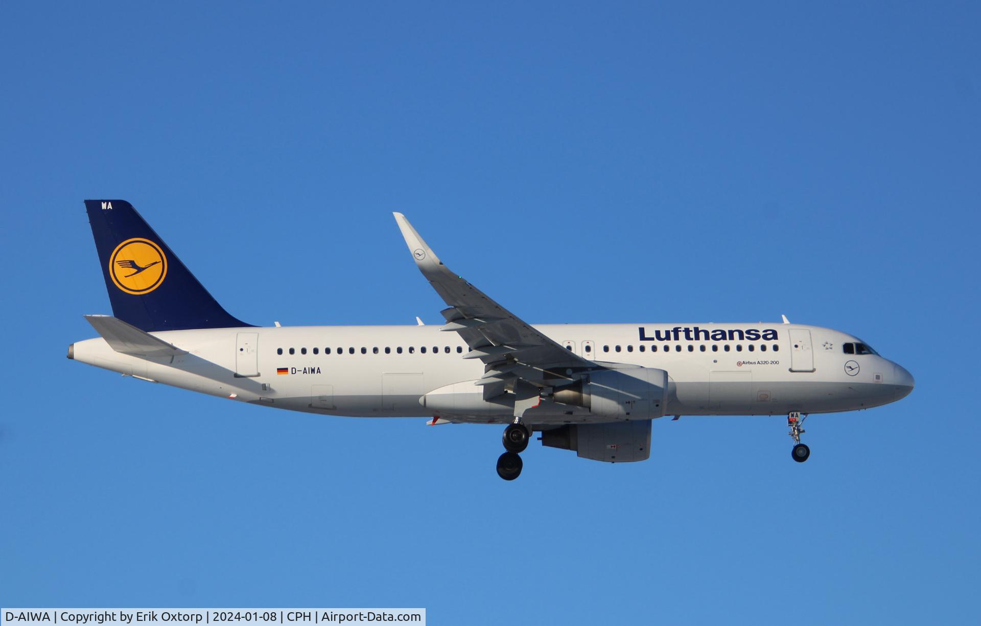 D-AIWA, 2017 Airbus A320-214 C/N 7681, D-AIWA landing rw 04L