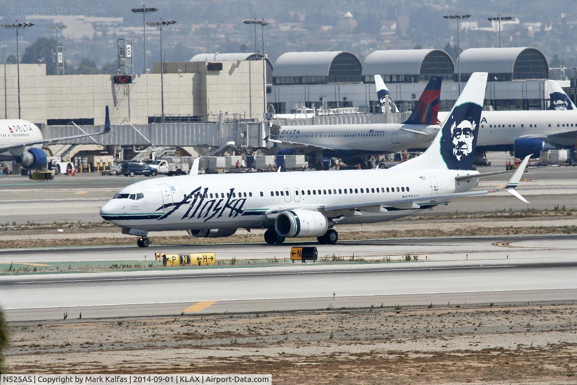 N525AS, 2009 Boeing 737-890 C/N 35692, B738 Alaska Boeing 737-890, N525AS arriving at LAX