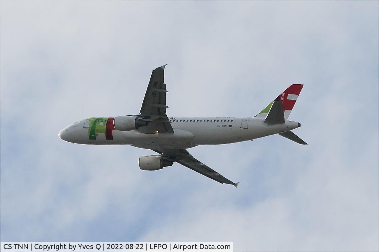 CS-TNN, 2002 Airbus A320-214 C/N 1816, Airbus A320-214, Climbing from rwy 24, Paris-Orly airport (LFPO-ORY)