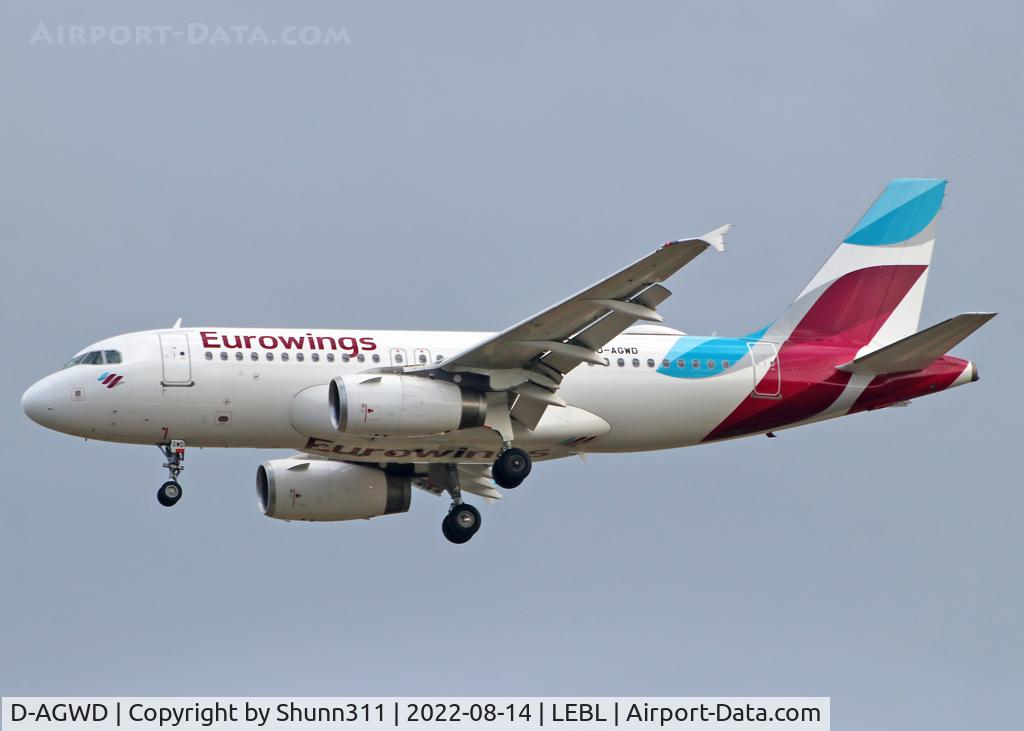 D-AGWD, 2007 Airbus A319-132 C/N 3011, Landing rwy 24R