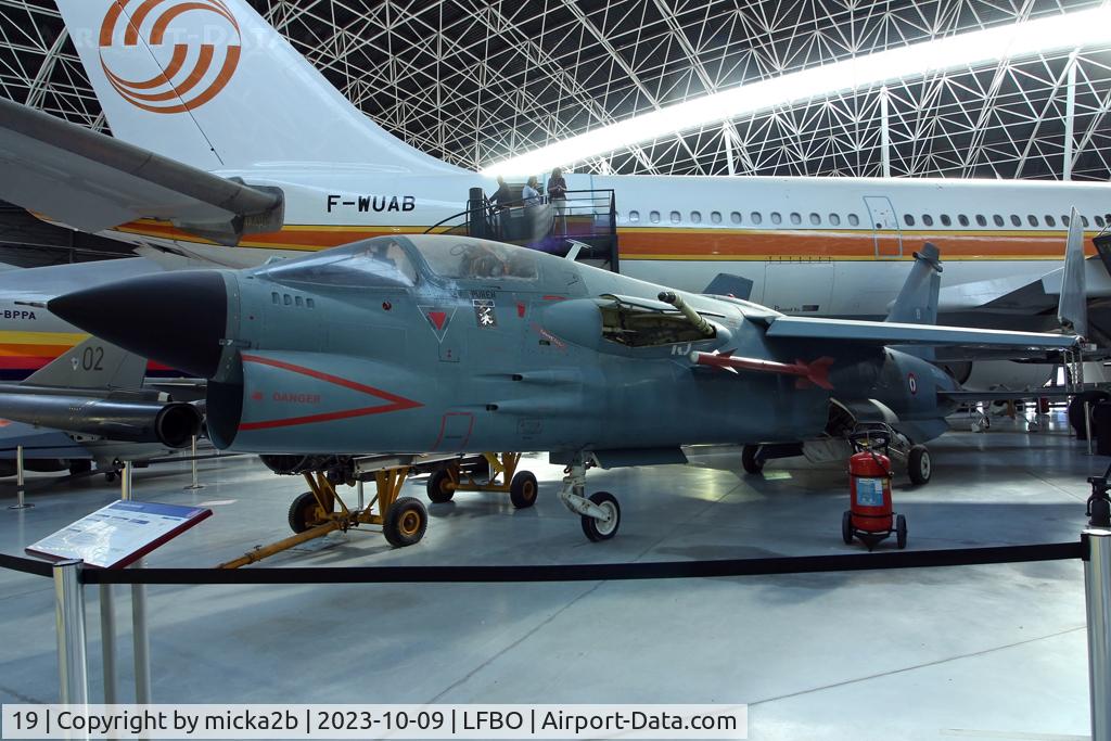 19, Vought F-8E(FN) Crusader C/N 1236, Preserved