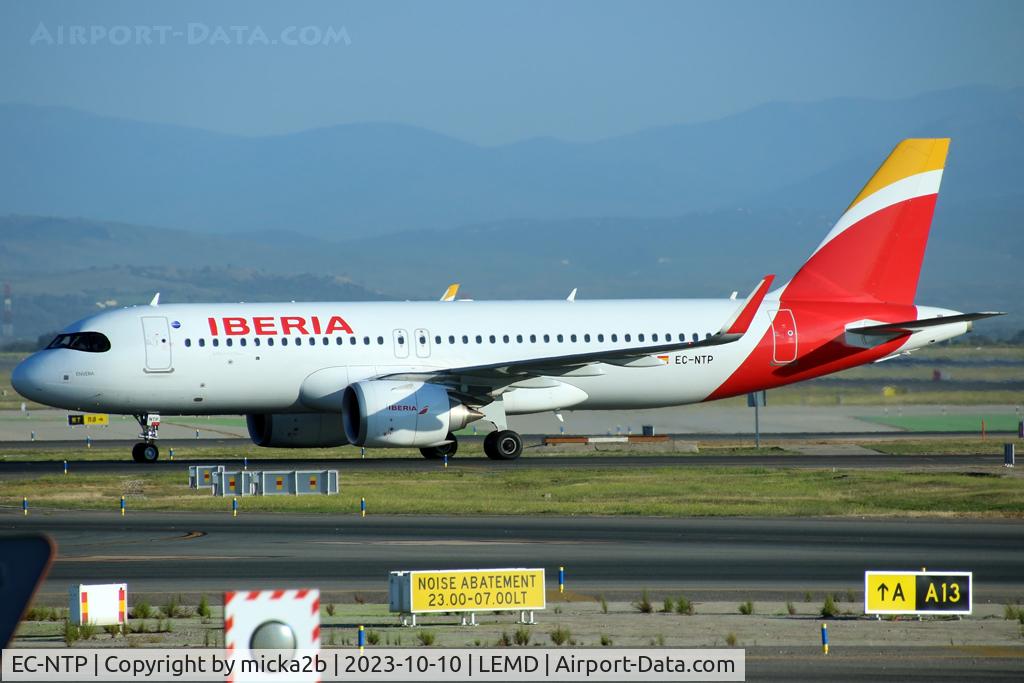 EC-NTP, 2022 Airbus A320-251N C/N 10830, Taxiing