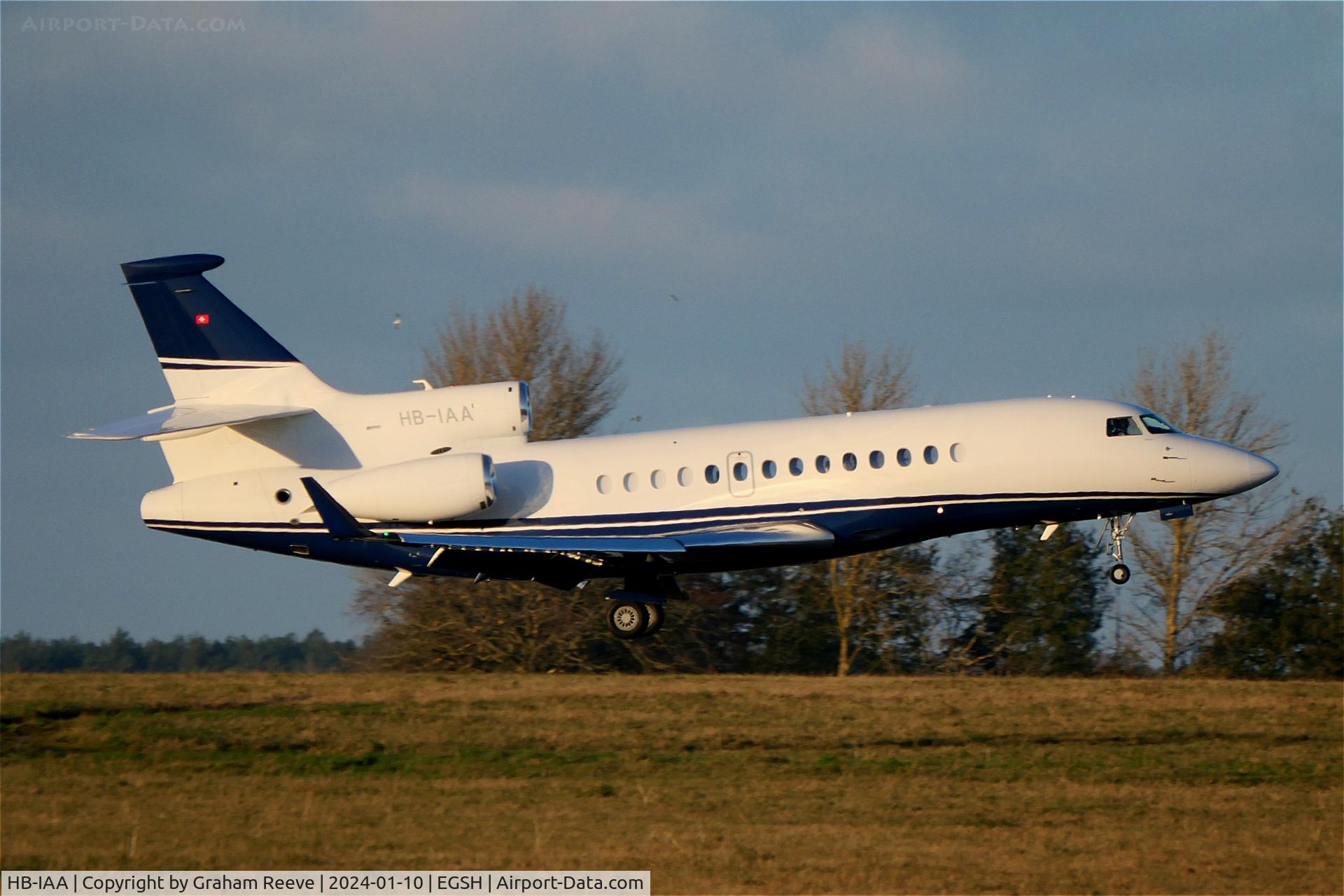 HB-IAA, 2013 Dassault Falcon 7X C/N 224, Landing at Norwich.
