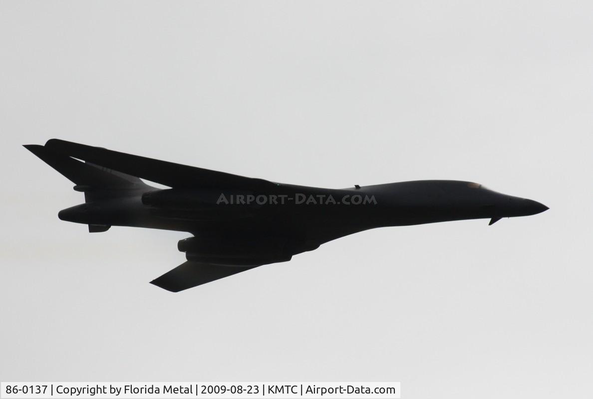 86-0137, 1986 Rockwell B-1B Lancer C/N 97, Selfridge 2009 zx