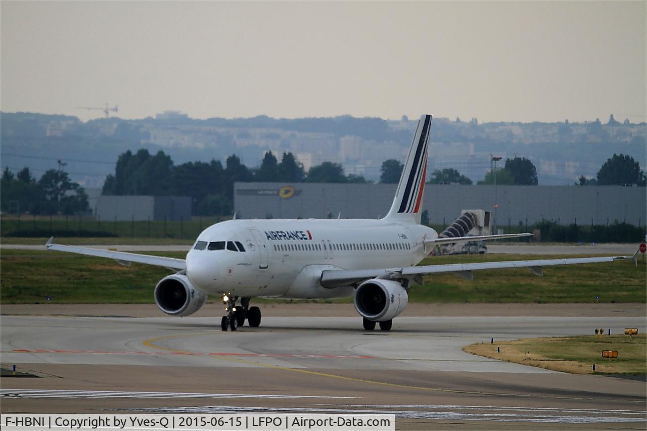F-HBNI, 2011 Airbus A320-214 C/N 4820, Airbus A320-214, Taxiing to rwy 08, Paris-Orly Airport (LFPO-ORY)