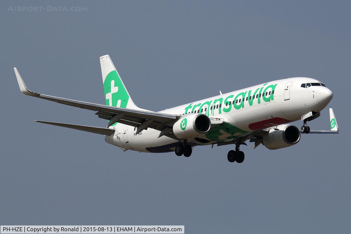 PH-HZE, 1999 Boeing 737-8K2 C/N 28377, at spl