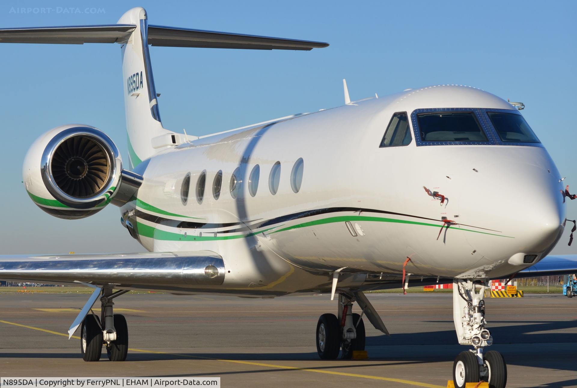 N895DA, 2013 Gulfstream GV-SP (G550) C/N 5440, UMB Bank G550