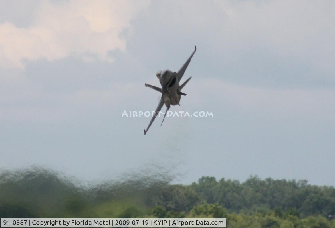 91-0387, 1991 General Dynamics F-16CM Fighting Falcon C/N CC-85, Thunder Over Michigan 2009 zx