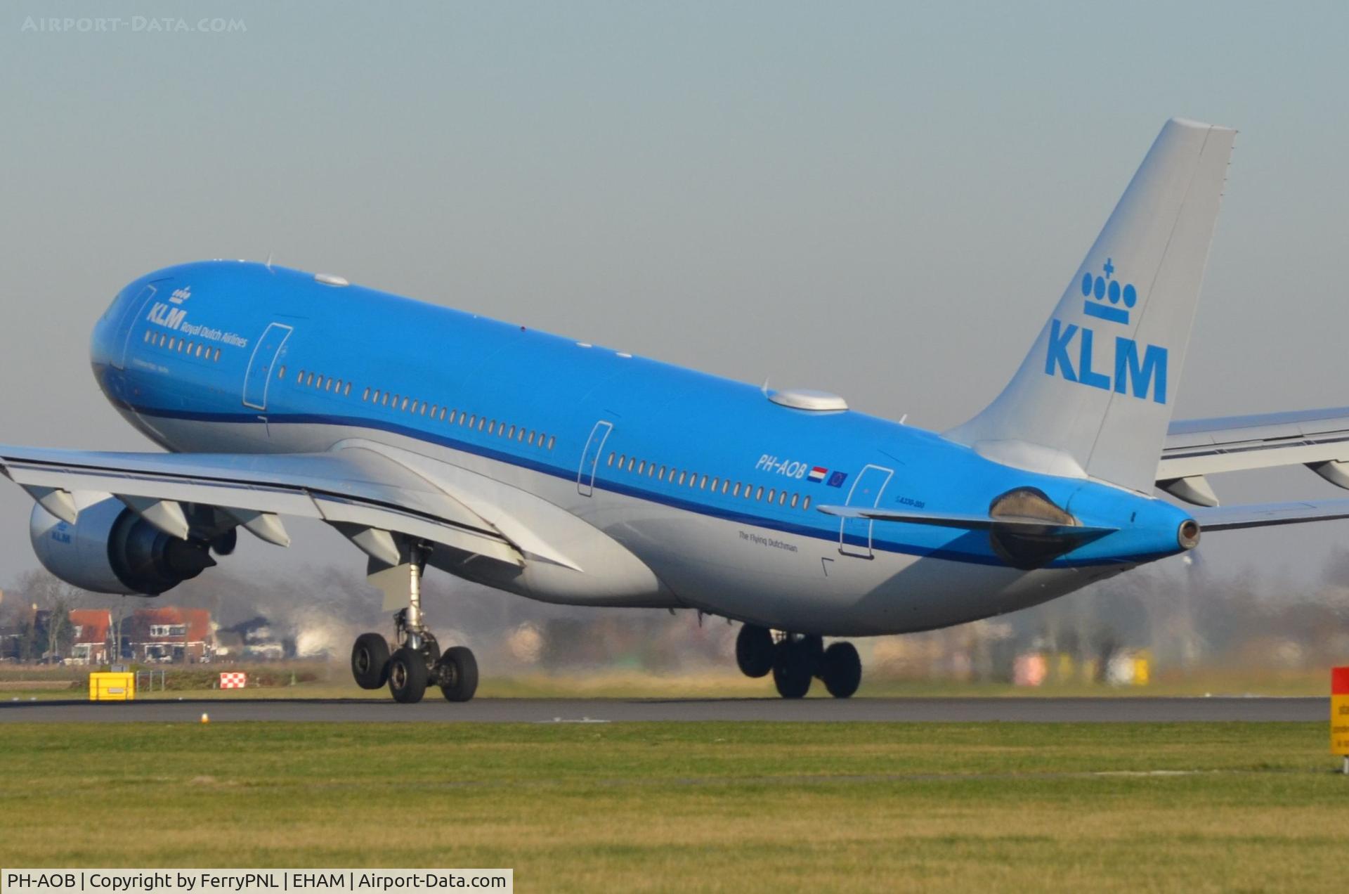 PH-AOB, 2005 Airbus A330-203 C/N 686, KLM A332 rotating