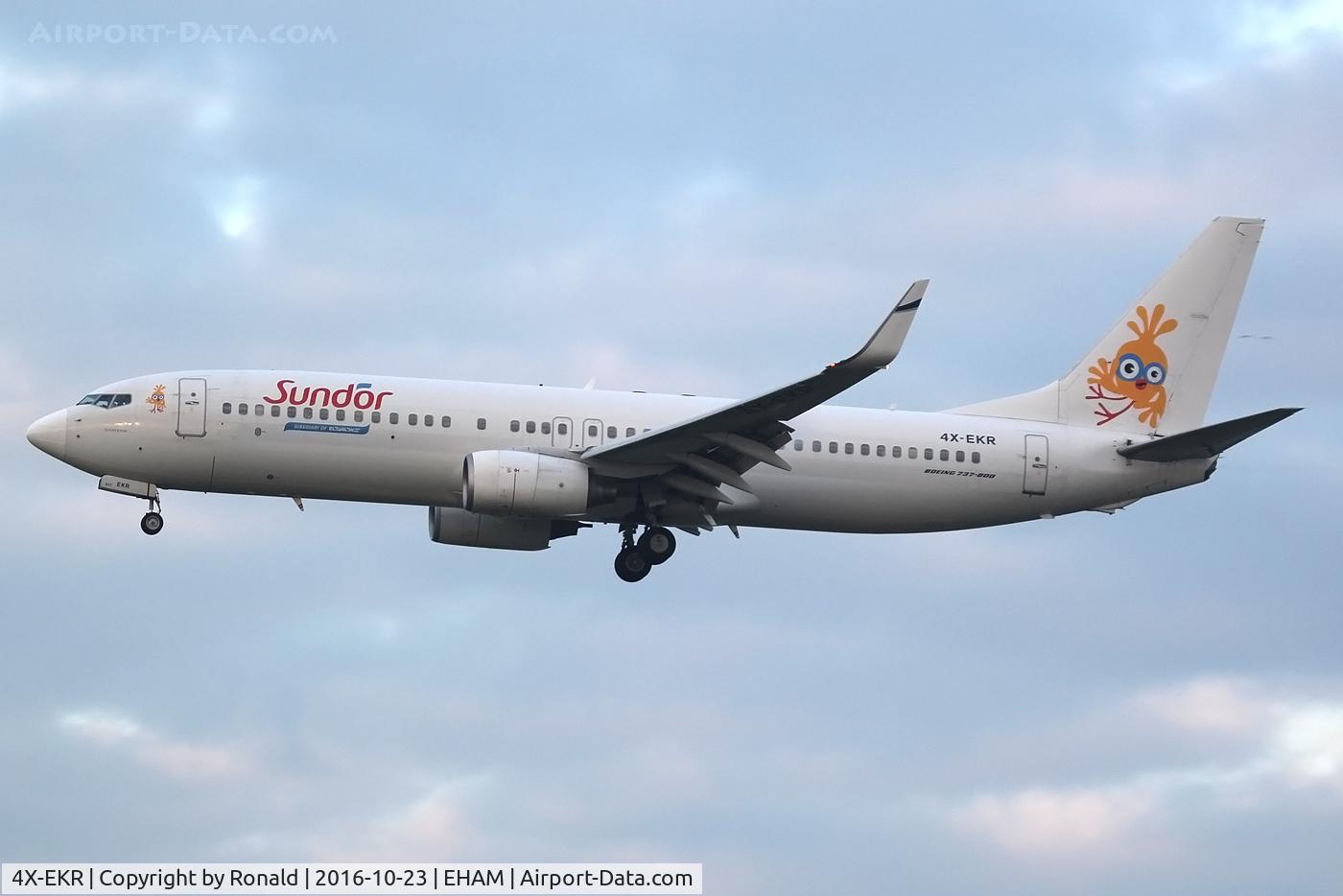 4X-EKR, 2000 Boeing 737-804 C/N 30466, at spl