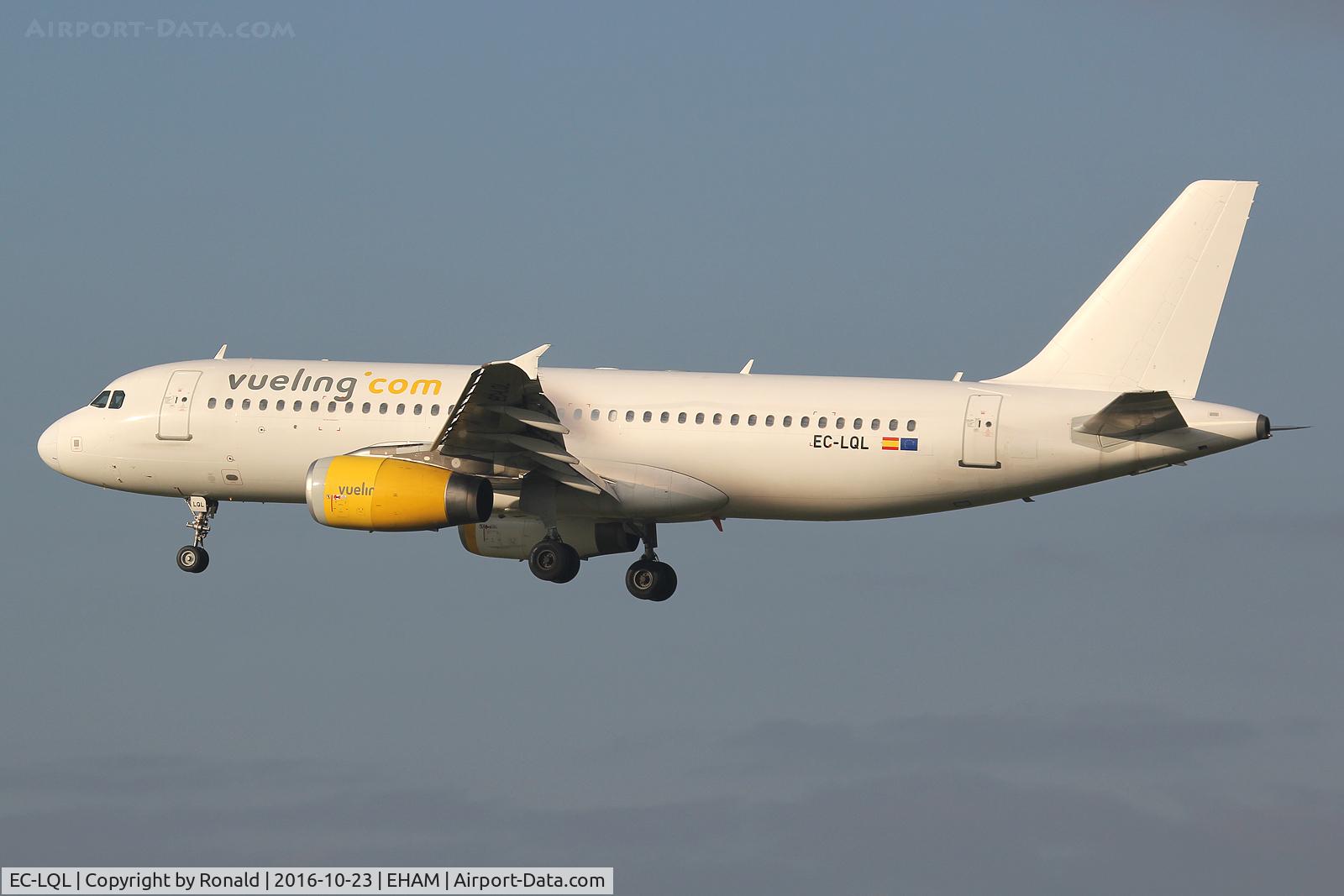 EC-LQL, 2002 Airbus A320-232 C/N 1749, at spl