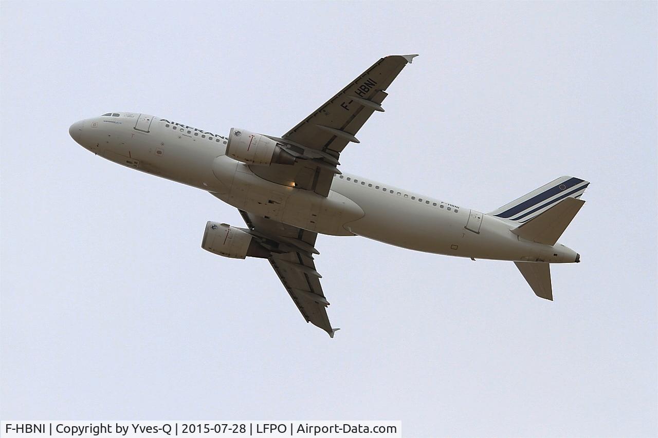 F-HBNI, 2011 Airbus A320-214 C/N 4820, Airbus A320-214, Climbing from Rwy 24, Paris-Orly Airport (LFPO-ORY)