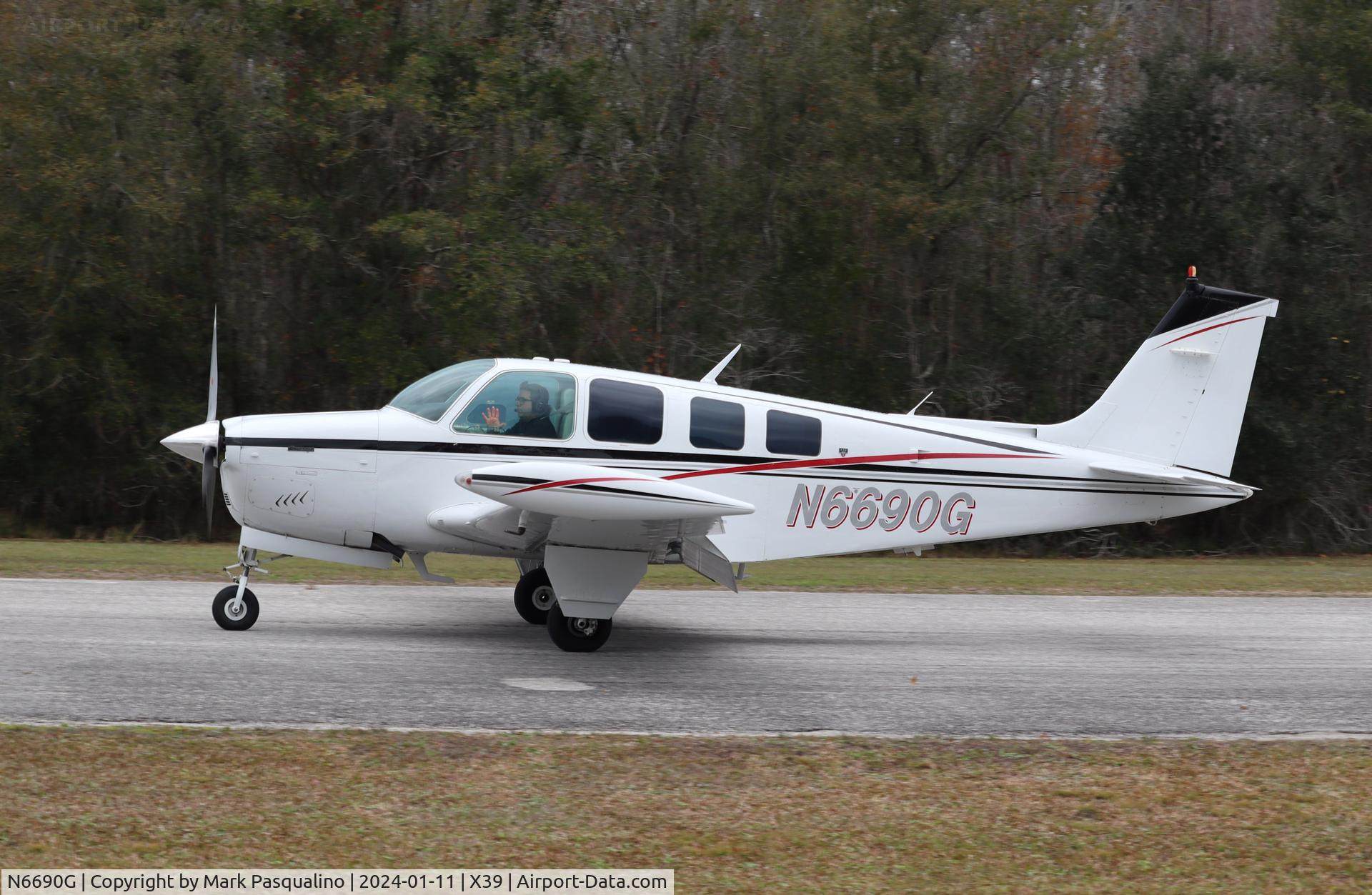 N6690G, 1979 Beech A36 Bonanza 36 C/N E-1625, Beech A36