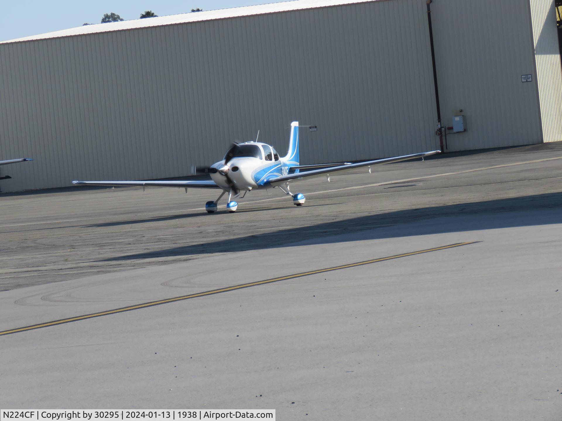 N224CF, 2008 Cirrus SR22 GTSX G3 C/N 2926, Taxiing
