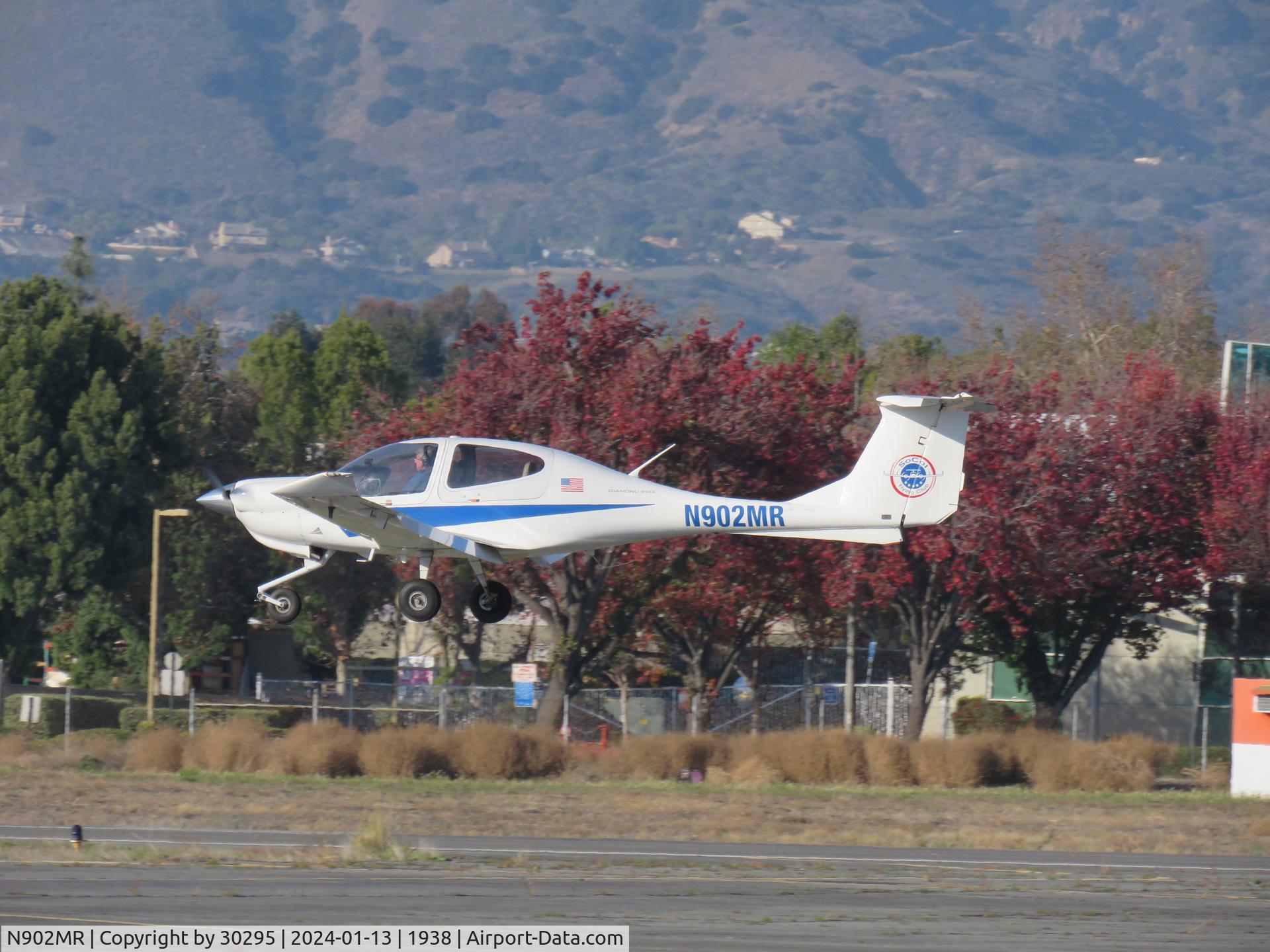 N902MR, 2006 Diamond DA-40 Diamond Star C/N 40.324, Headed westbound