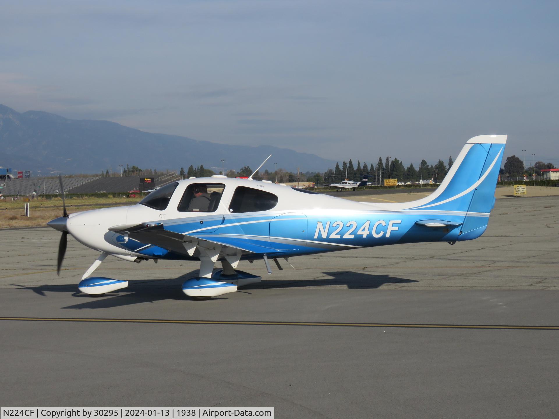 N224CF, 2008 Cirrus SR22 GTSX G3 C/N 2926, Approaching taxiway