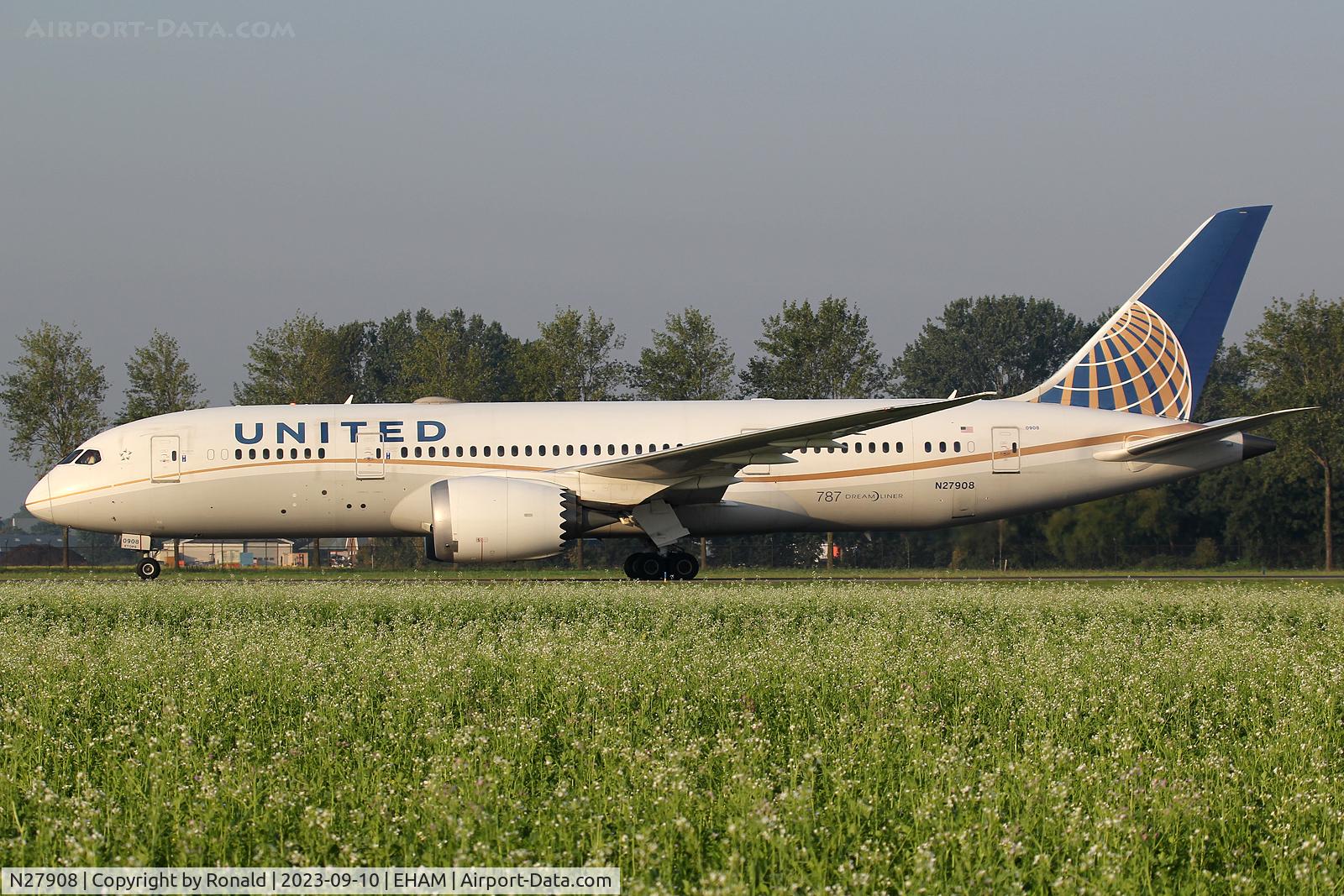 N27908, 2013 Boeing 787-8 Dreamliner C/N 36400, at spl