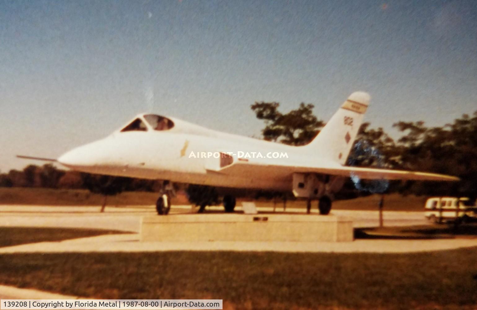 139208, Douglas F5D-1 Skylancer C/N 11282, F5D Skylancer zx Neil Armstrong Museum