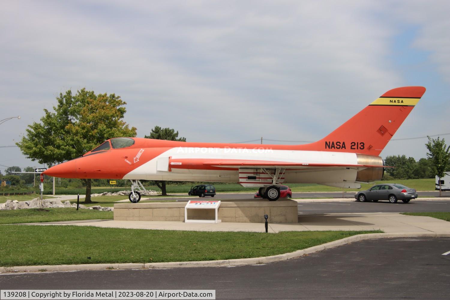 139208, Douglas F5D-1 Skylancer C/N 11282, F5D Skylancer zx Neil Armstrong Museum