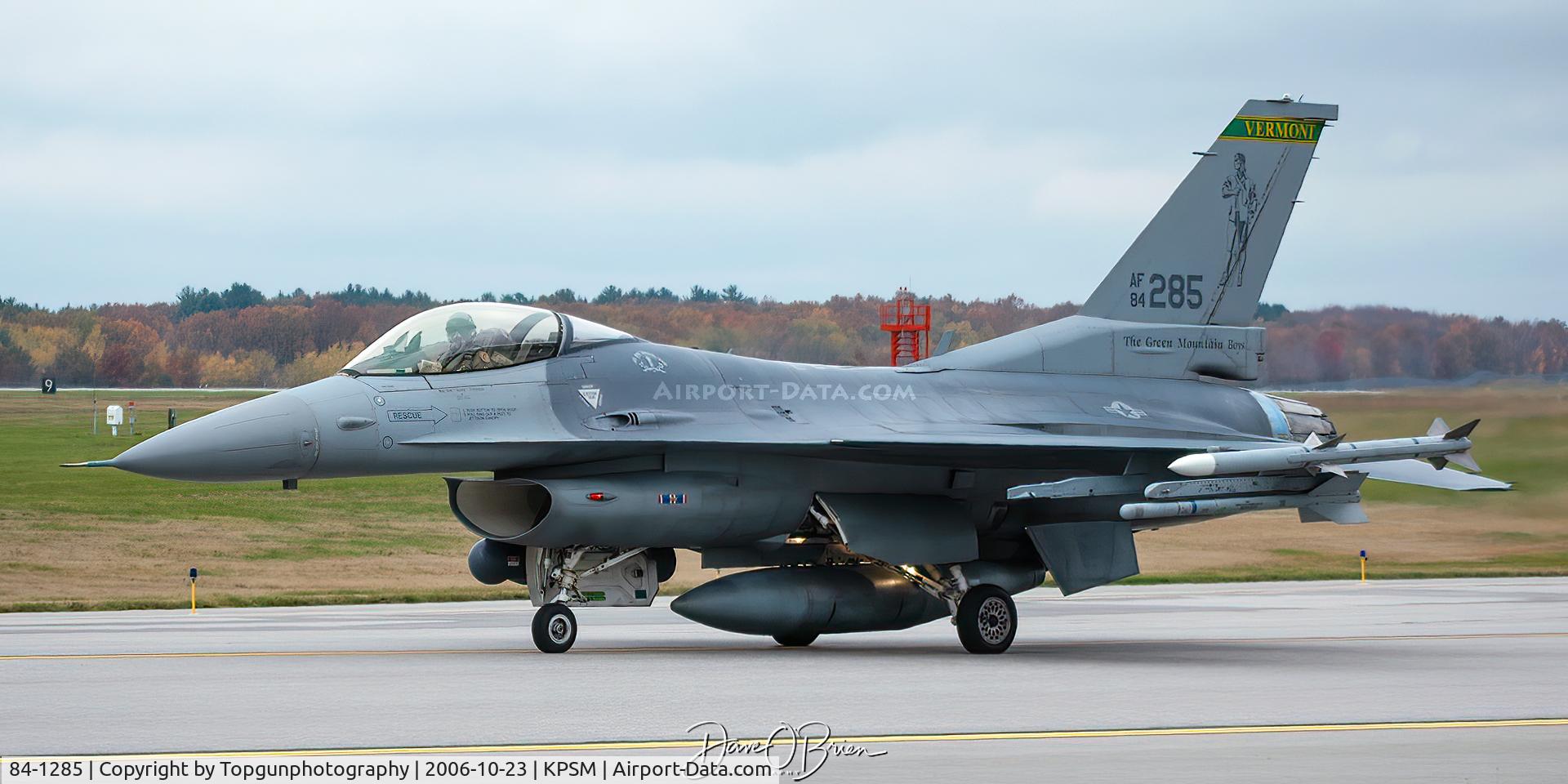 84-1285, 1984 General Dynamics F-16C Block 25A C/N 5C-122, JAWS12 following his wingman
