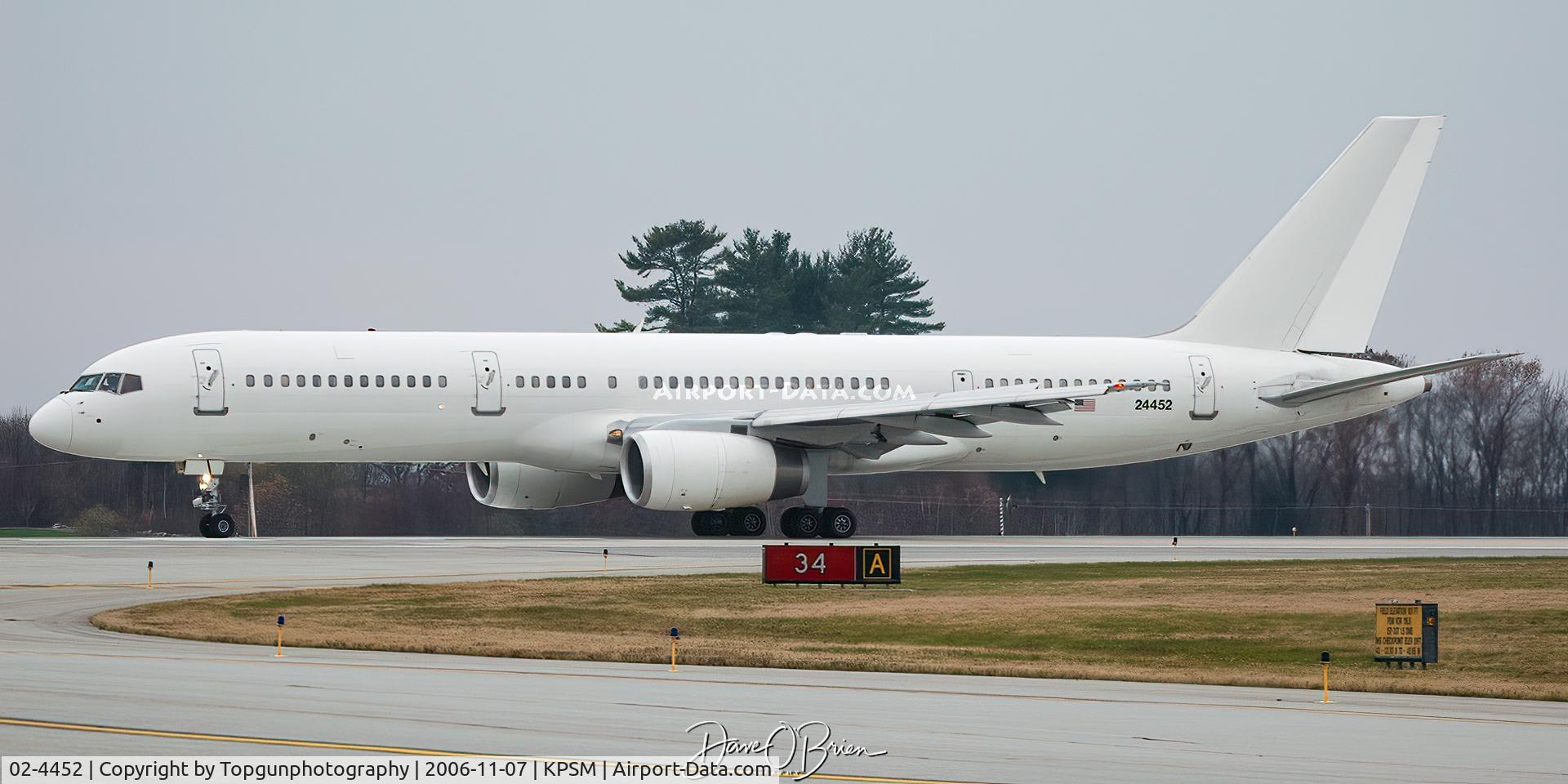 02-4452, 1993 Boeing C-32B (757-23A) C/N 25493, TERRA51 off of RW16