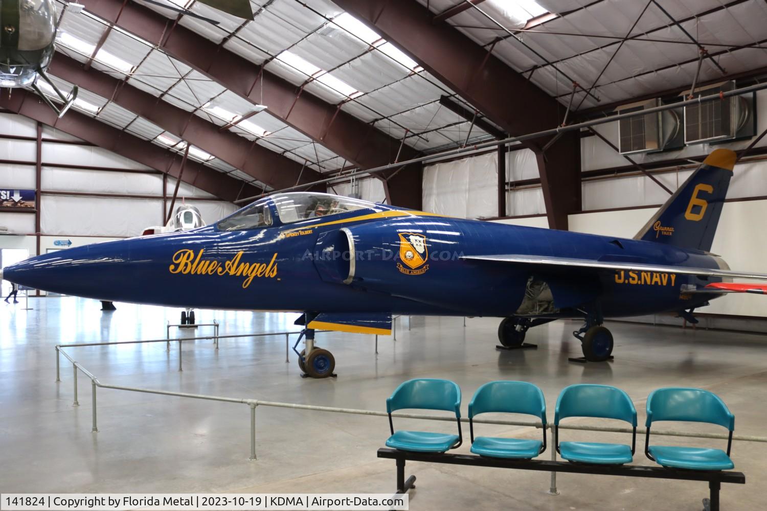 141824, Grumman F11F-1 Tiger C/N 141, F-11 zx